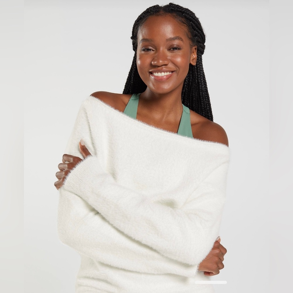 Whitney Simmons gymshark oversized eyelash knit sweater